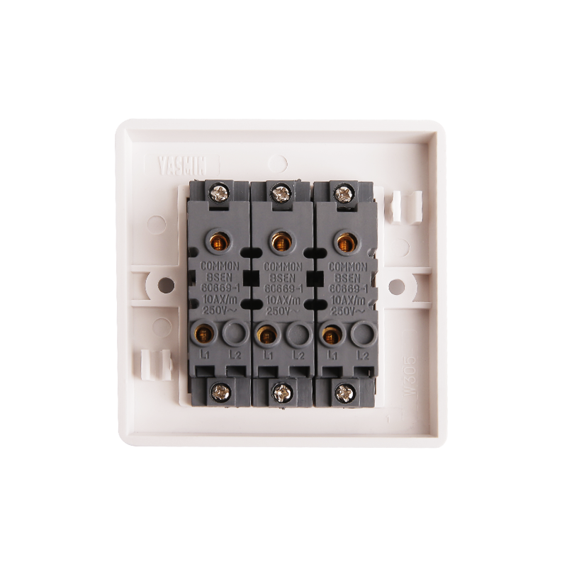 Bakelit 3 Gang 2 Way Switch HK6132W